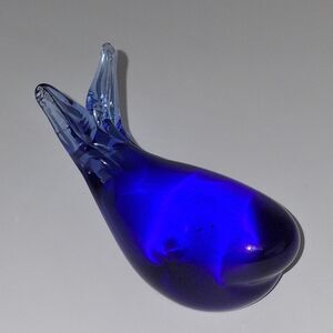 WHALE COBALT BLUE ART GLASS HAND BLOWN PAPERWEIGHT  FIGURE 3 1/4"